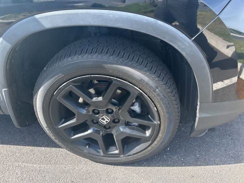 Used 2024 Honda Passport Black Edition image 17