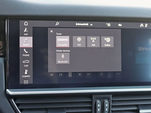 Used 2020 Porsche Cayenne Sport Utility 4D image 27