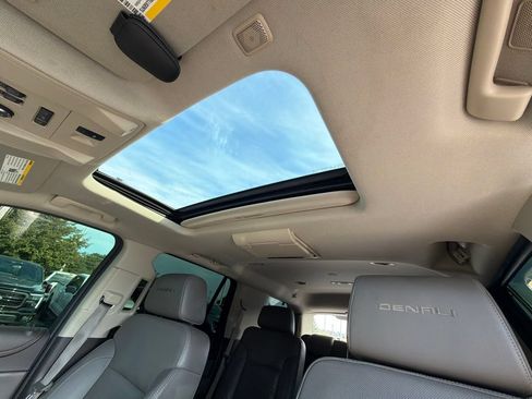 Used 2015 GMC Yukon Denali w/ Touring Package AWD/4WD image 18
