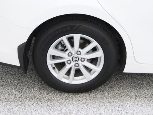 Used 2025 Toyota Camry LE w/ Convenience Package FWD image 6