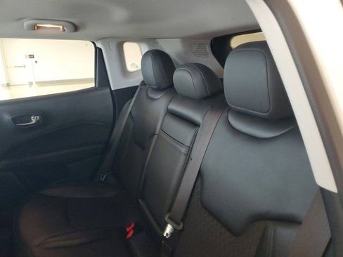 Used 2020 Jeep Compass Latitude image 16