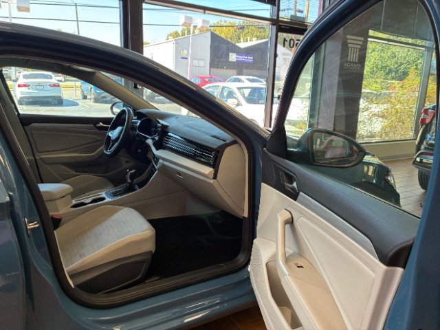 Used 2025 Volkswagen Jetta S FWD image 27