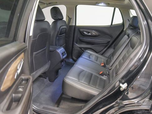 Used 2022 GMC Terrain Denali image 4