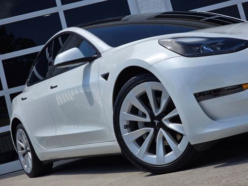 Used 2023 Tesla Model 3 Standard Range image 12