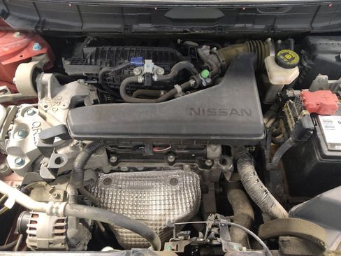 Used 2015 Nissan Rogue SV FWD image 30