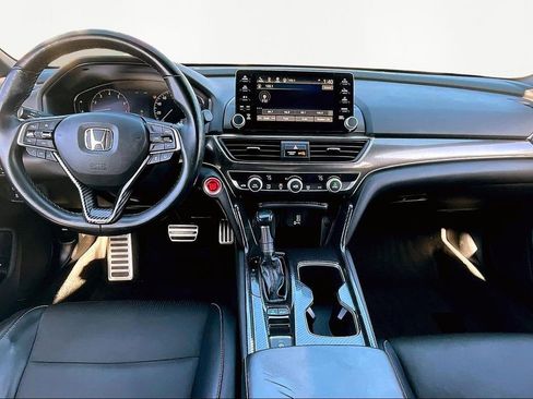 Used 2018 Honda Accord Sport image 8
