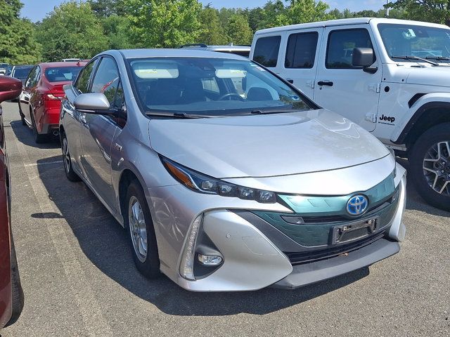 Used 2017 Toyota Prius Prime Advanced w/ Carpet Mat Package FWD image 3