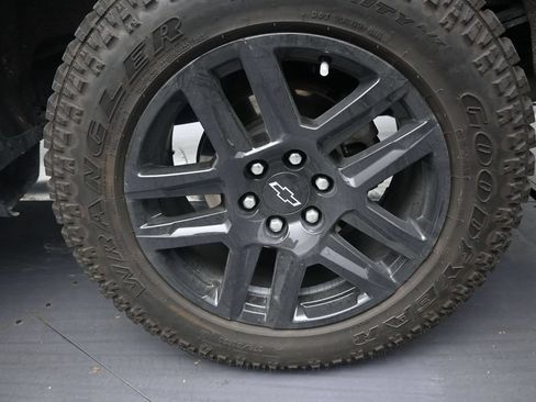 Used 2021 Chevrolet Silverado 1500 LT Trail Boss w/ Convenience Package II AWD/4WD image 10