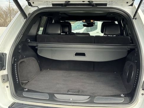 Used 2019 Jeep Grand Cherokee SRT image 38