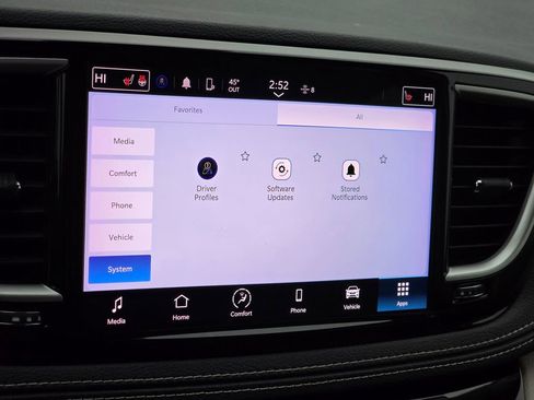 Used 2022 Chrysler Pacifica Touring-L image 41