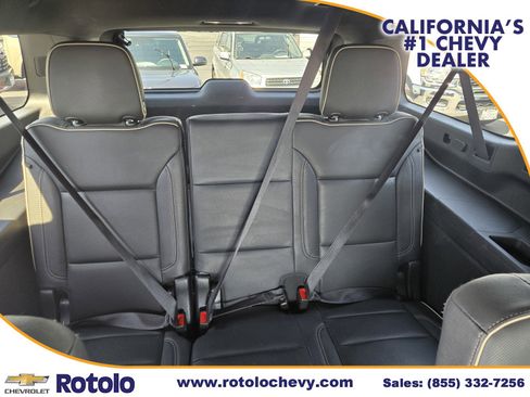 Used 2023 Chevrolet Suburban Premier image 14
