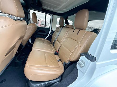 Used 2021 Jeep Wrangler Unlimited Sahara w/ Safety Group image 27