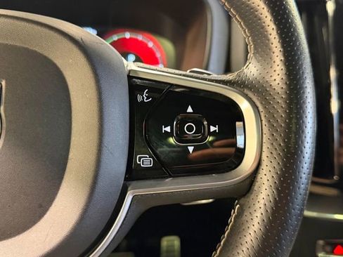 Used 2018 Volvo XC60 T6 R-Design w/ Convenience Package image 26