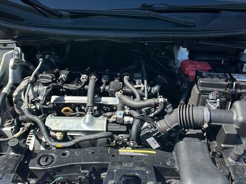 Used 2022 Nissan Versa SV FWD image 12
