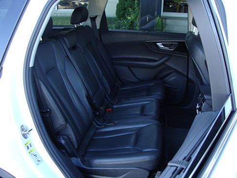 Used 2019 Audi Q7 3.0T Prestige w/ Prestige Package image 11