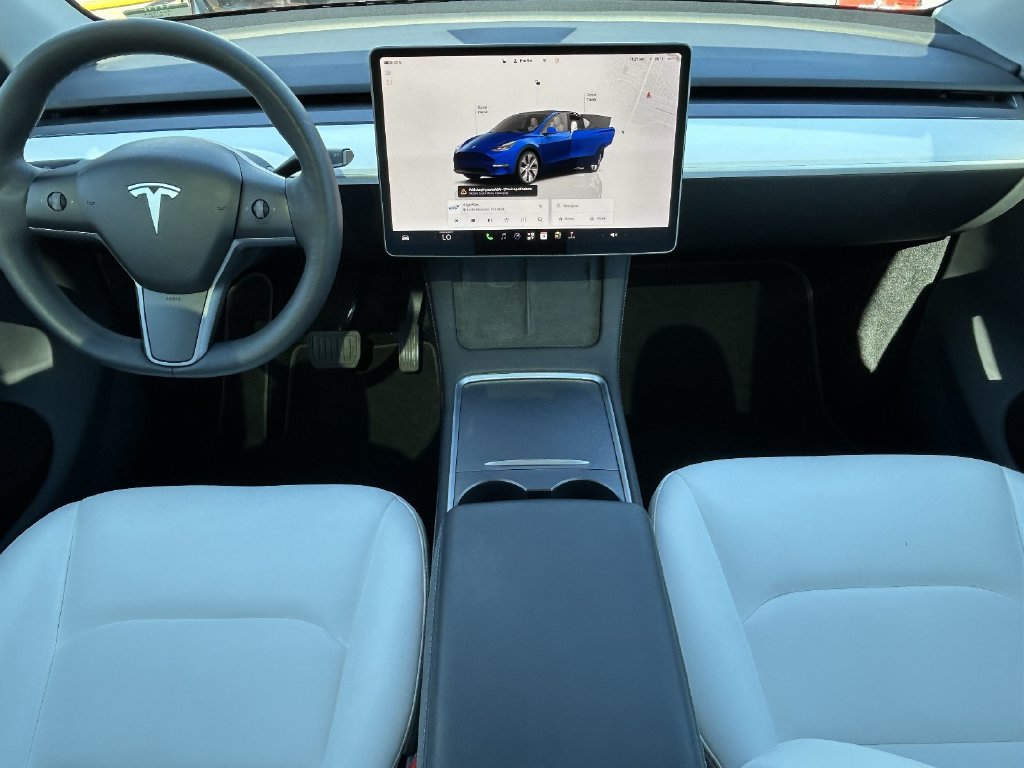 Used 2023 Tesla Model Y AWD image 16