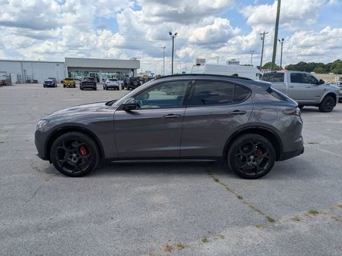 Used 2024 Alfa Romeo Stelvio Veloce AWD/4WD image 3
