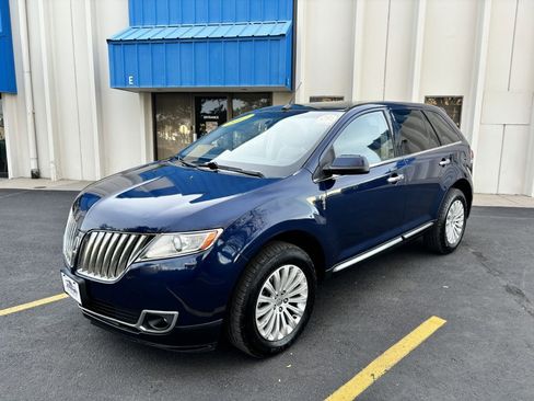 Used 2012 Lincoln MKX AWD image 3