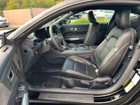 Used 2024 Ford Mustang Coupe image 31