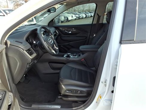 Used 2024 GMC Terrain Denali w/ Denali Premium Package image 4