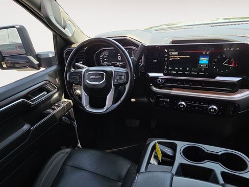 Used 2024 GMC Sierra 2500 SLT AWD/4WD image 11