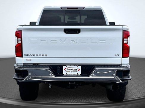 Used 2021 Chevrolet Silverado 2500 LT w/ Convenience Package AWD/4WD image 4