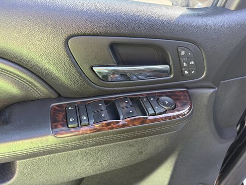 Used 2011 GMC Yukon Denali image 23