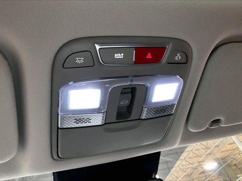 Used 2025 Kia Telluride S AWD/4WD image 36