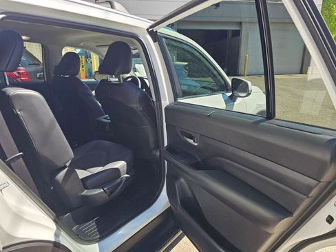 Used 2024 Toyota Grand Highlander AWD image 12