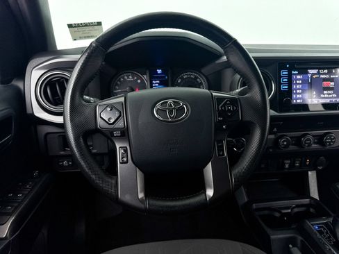 Used 2019 Toyota Tacoma TRD Off-Road AWD/4WD image 3