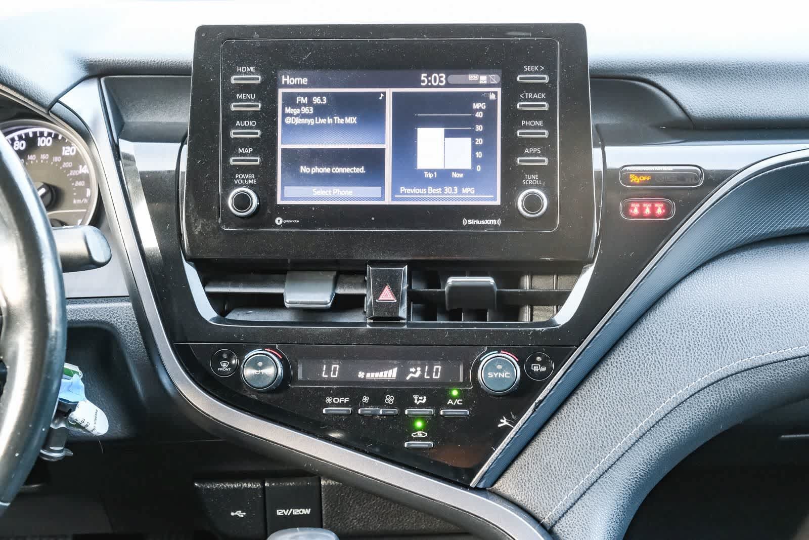 Used 2022 Toyota Camry SE FWD image 14