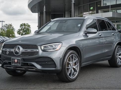 Used 2021 Mercedes-Benz GLC 300 4MATIC image 3