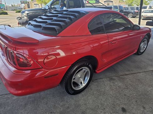 Used 1998 Ford Mustang Coupe RWD image 5