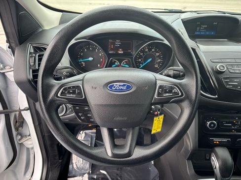 Used 2019 Ford Escape S image 10