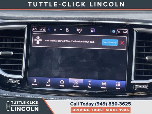 Used 2024 Chrysler Pacifica Limited w/ Uconnect Theater Family Group FWD image 14