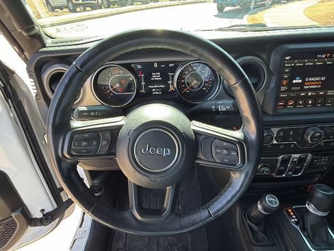 Used 2021 Jeep Gladiator Sport image 26