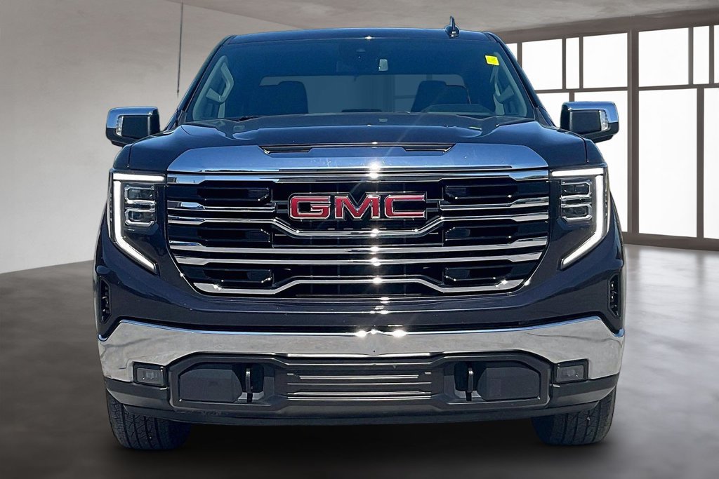 Used 2025 GMC Sierra 1500 SLT AWD/4WD image 2