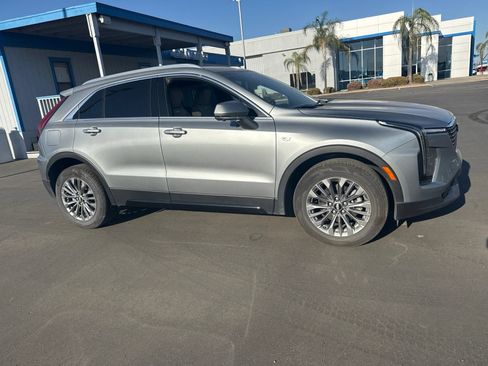 Used 2025 Cadillac XT4 Premium Luxury FWD image 1