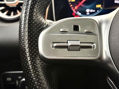 Used 2021 Mercedes-Benz GLB 250 image 19
