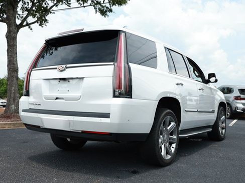 Used 2018 Cadillac Escalade Luxury AWD/4WD image 5