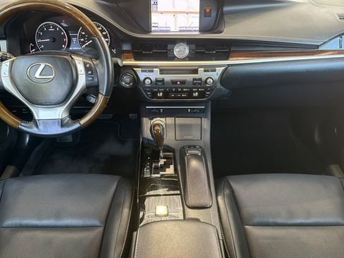 Used 2014 Lexus ES 350 w/ Premium Package FWD image 17