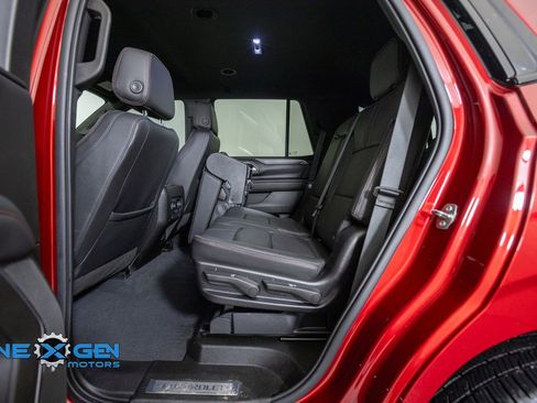 Used 2022 Chevrolet Tahoe RST w/ Luxury Package AWD/4WD image 27