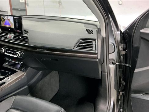 Used 2023 Audi Q5 2.0T Premium w/ Convenience Package image 18