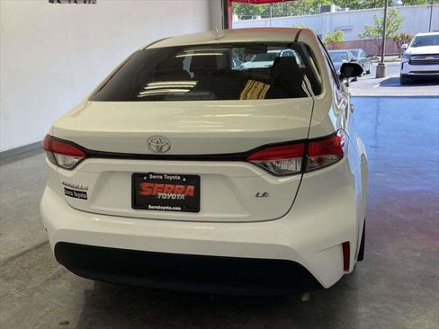 Certified 2025 Toyota Corolla LE FWD image 4