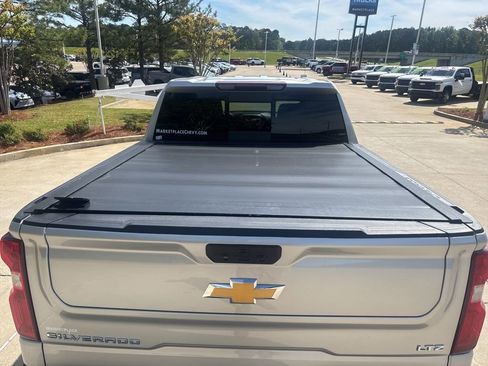 Used 2022 Chevrolet Silverado 1500 LTZ image 13