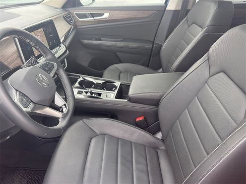 New 2025 Volkswagen Atlas SEL image 10