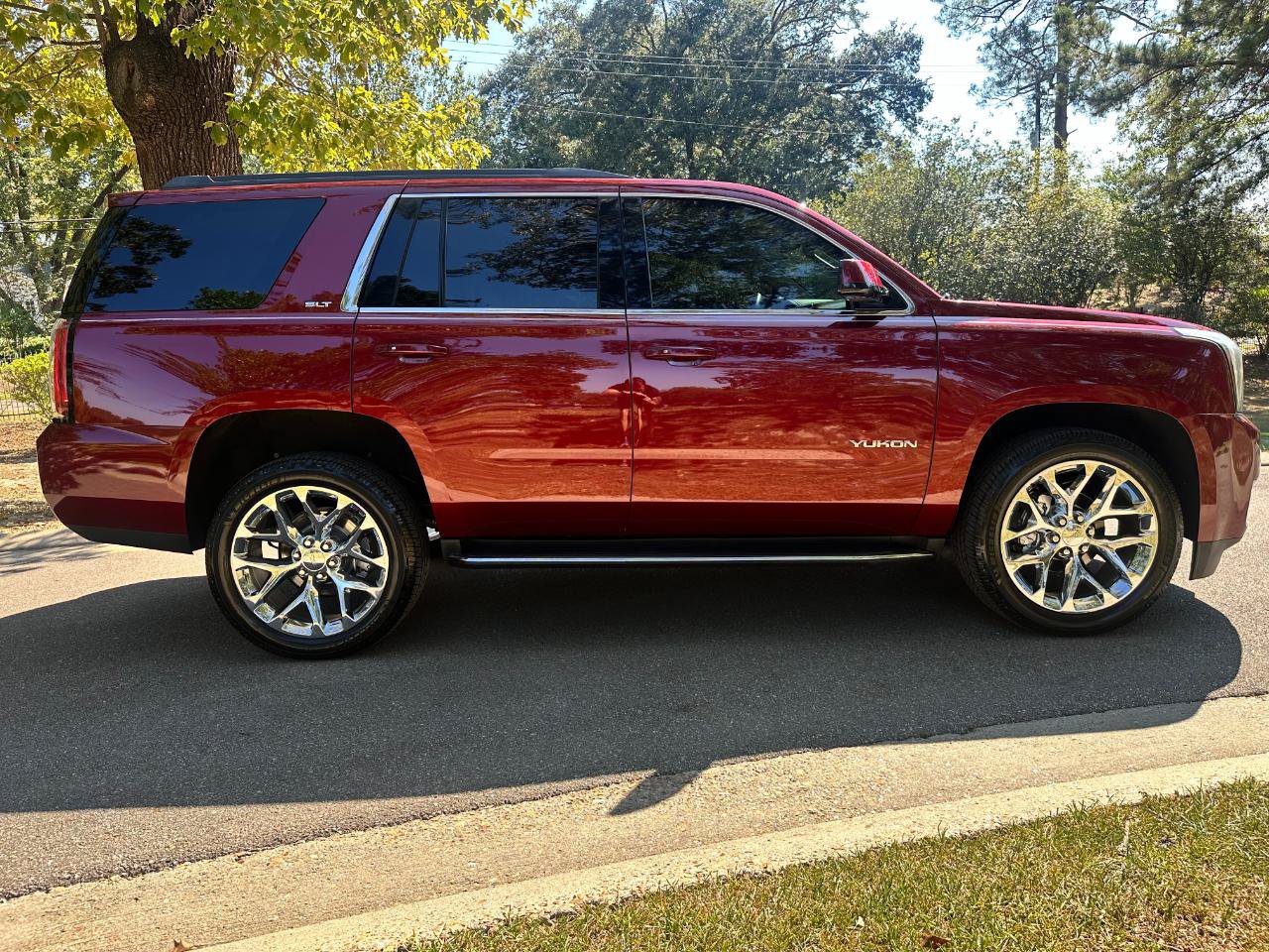 Used 2019 GMC Yukon SLT w/ Open Road Package RWD image 4