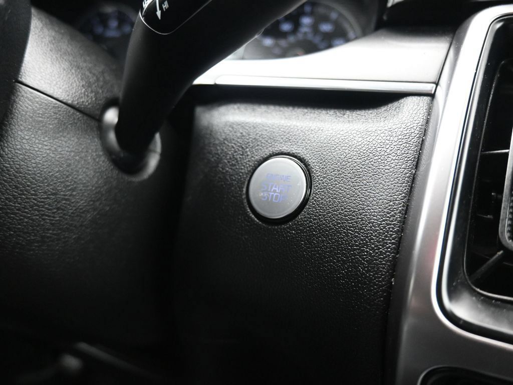 Used 2023 Kia Sorento S FWD image 24