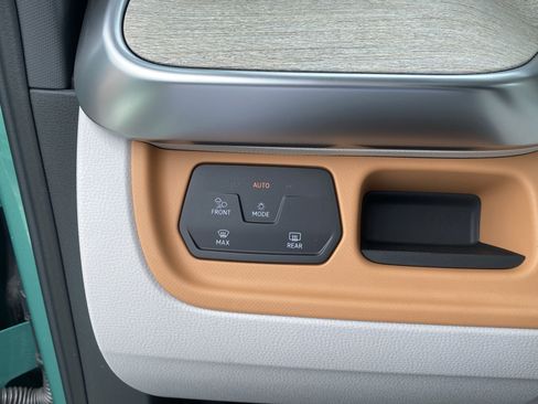 New 2025 Volkswagen ID. Buzz 1st Edition image 15