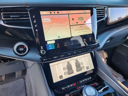 New 2024 Jeep Grand Wagoneer Series III w/ HD Trailer Tow Package image 9